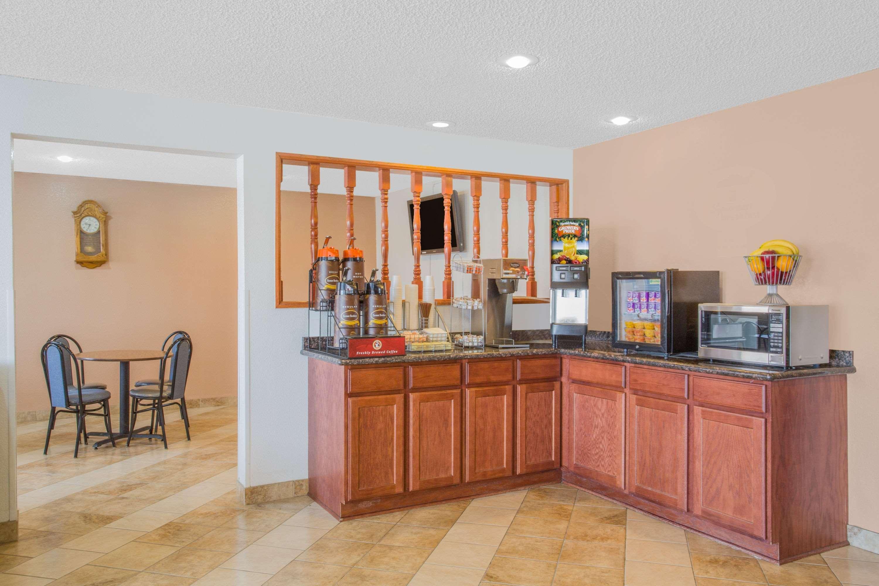 Super 8 By Wyndham Winnemucca Nv Esterno foto