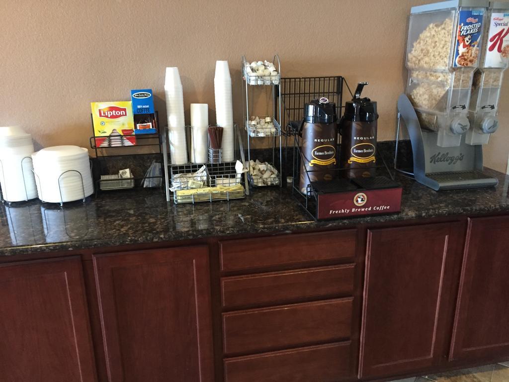 Super 8 By Wyndham Winnemucca Nv Esterno foto