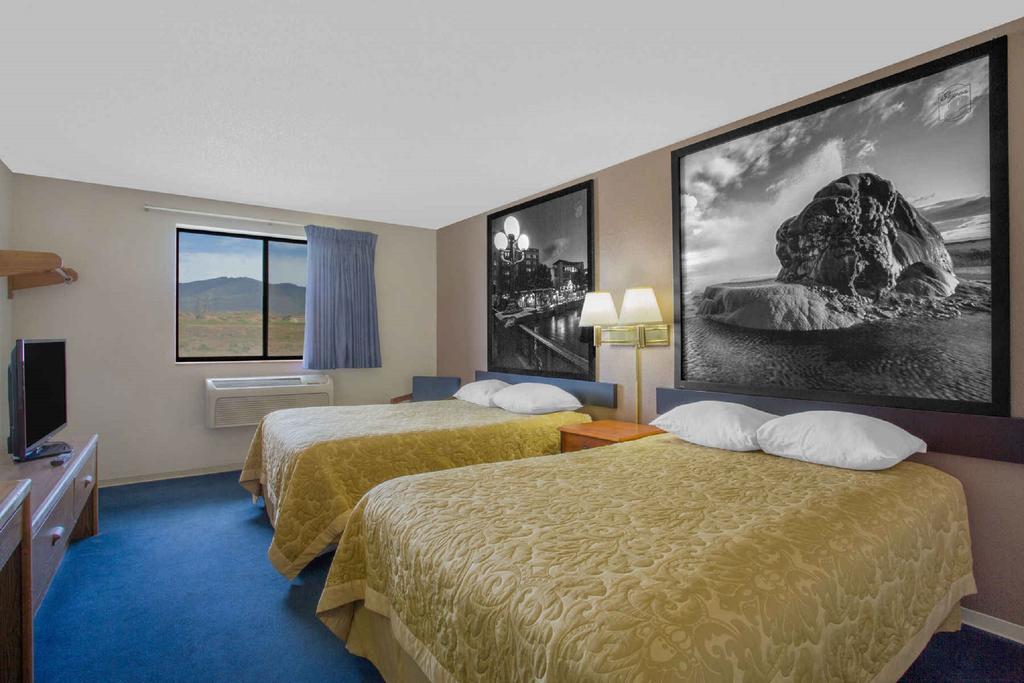 Super 8 By Wyndham Winnemucca Nv Esterno foto